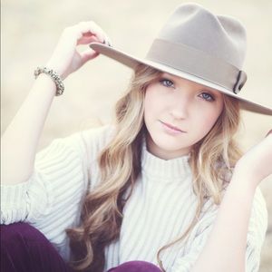 Meet your Posher, Skylar